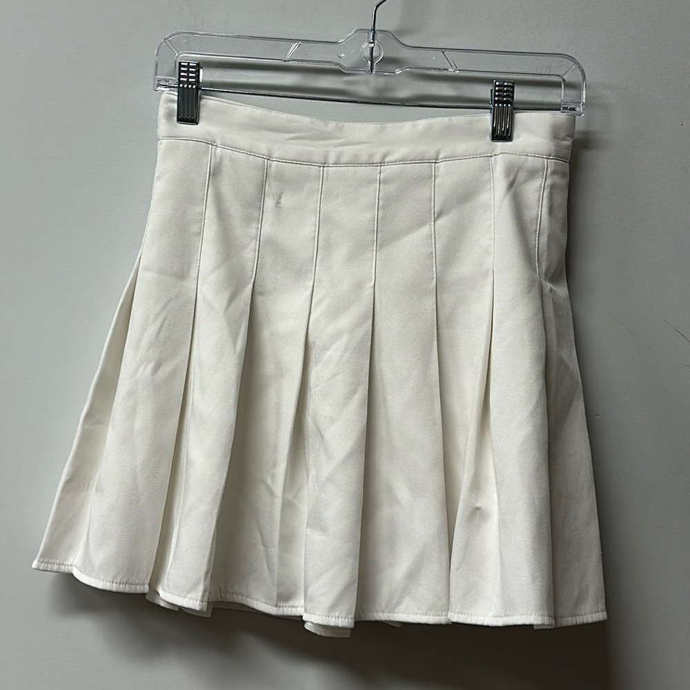 White Pleated Tennis Style Mini Skirt 100% Polyester Size 8-10